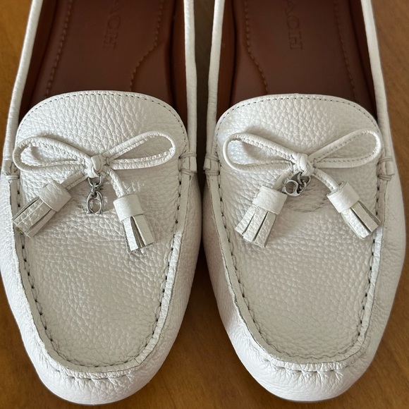 Coach Greenwich Leather Cream Loafers.-9 - Picture 2 of 10